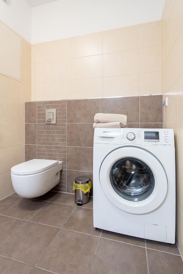 Nova Karolina Apartment Ostrava Bagian luar foto