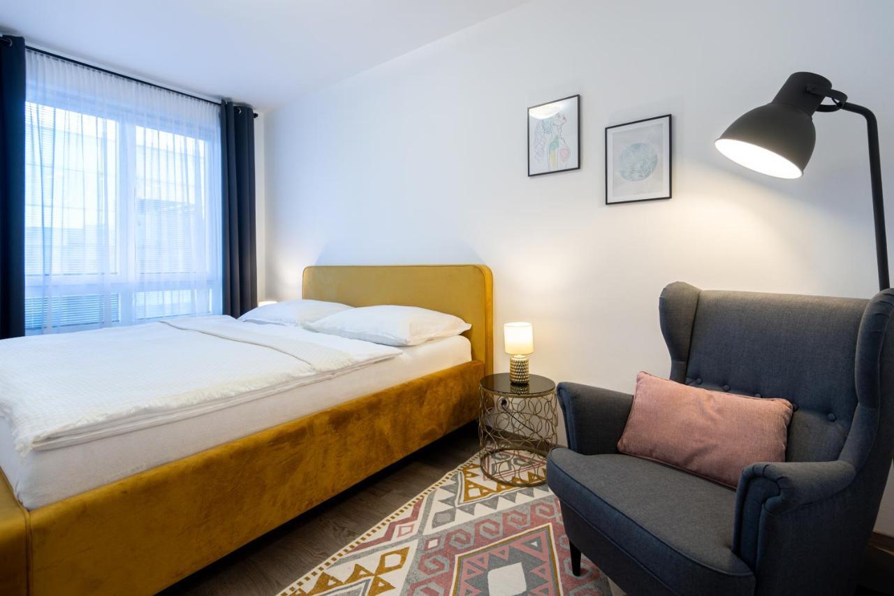 Nova Karolina Apartment Ostrava Bagian luar foto