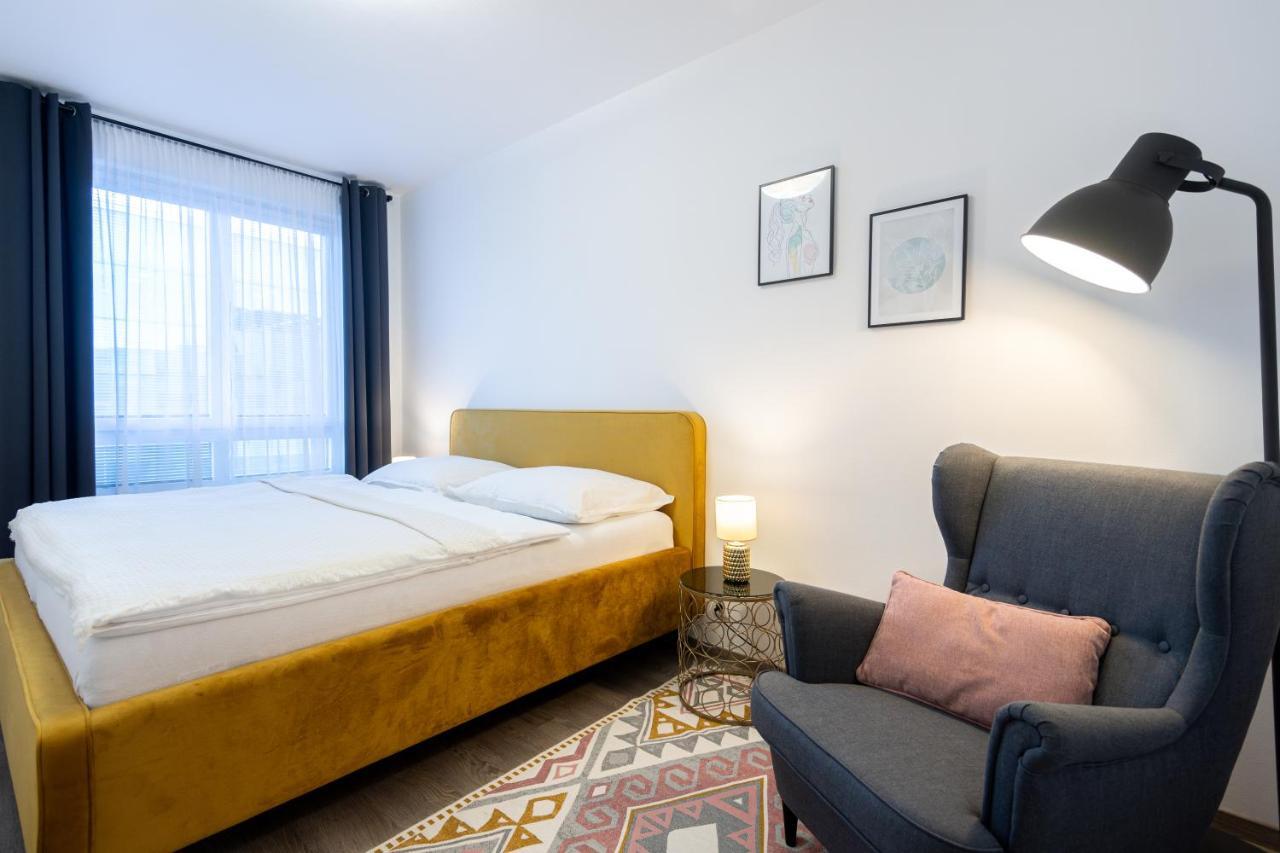 Nova Karolina Apartment Ostrava Bagian luar foto