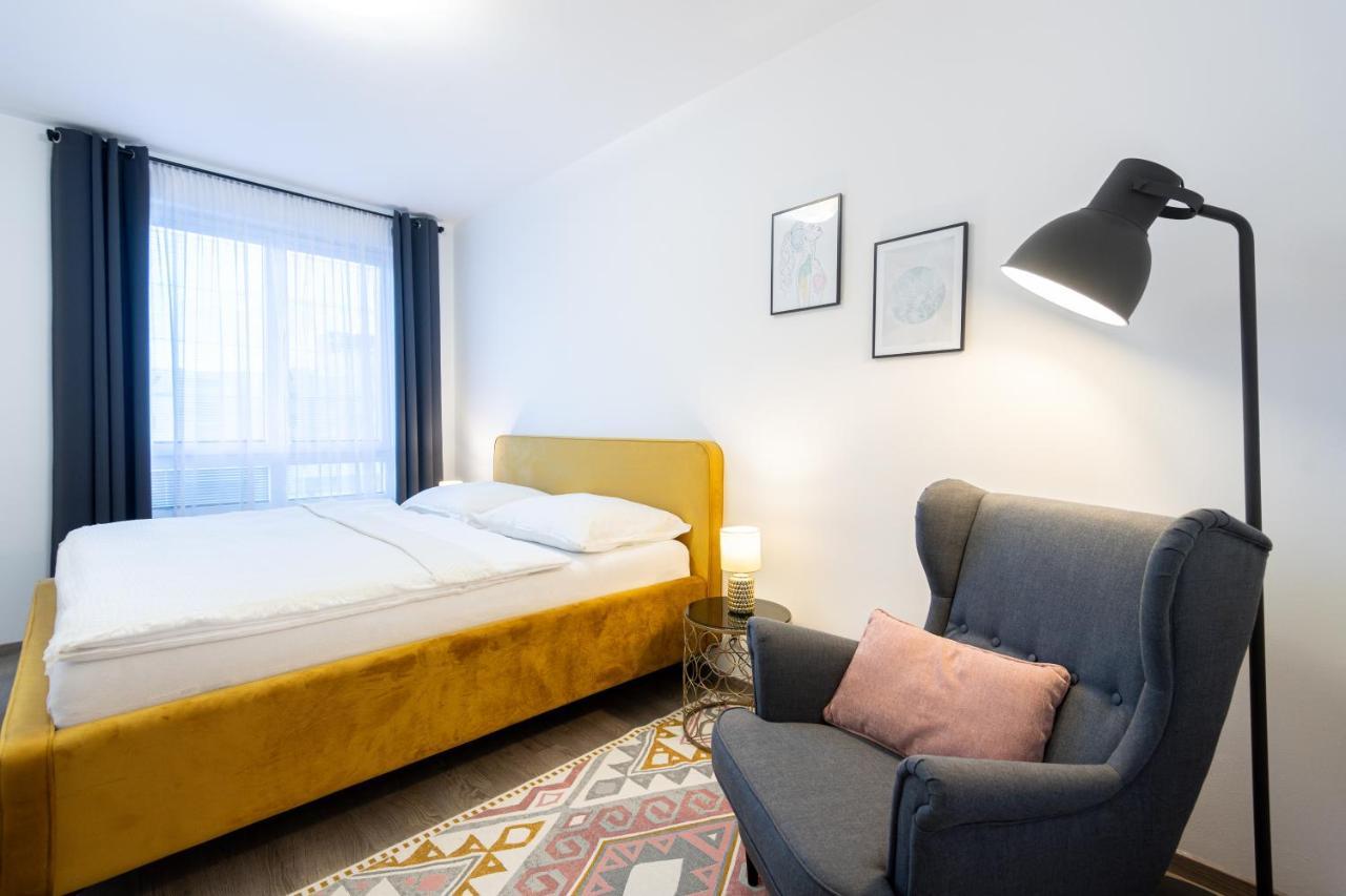 Nova Karolina Apartment Ostrava Bagian luar foto