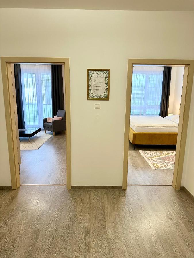 Nova Karolina Apartment Ostrava Bagian luar foto